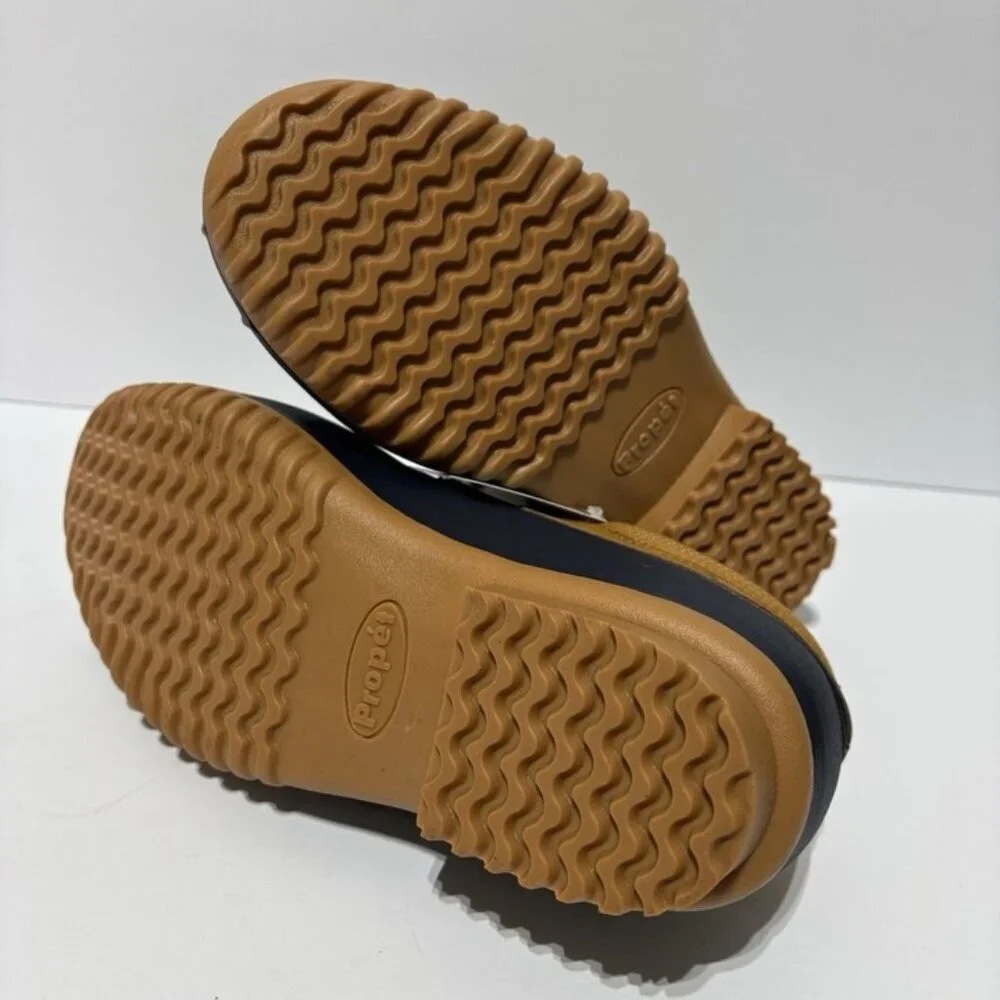 Propet women’s lone